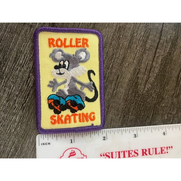 Boy Girl Roller SKATING Fun Patches Badges GUIDE SCOUT party Day Event Mouse - Picture 5 of 6